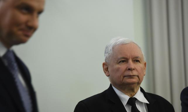 Specjalny senacki zespół wylicza: PiS i Andrzej Duda złamali co najmniej 13 artykułów konstytucji