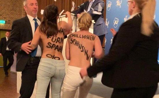 Jens Spahn zaatakowany przez aktywistki Femen / screen