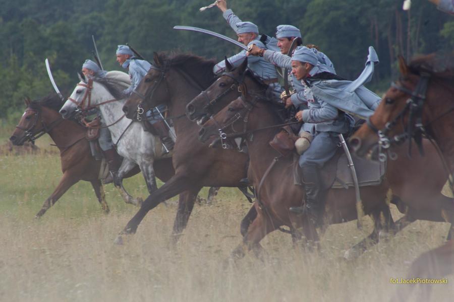 Sceny Batalistyczne Opisane Są W Sposób Zdjęcia: Niezwykłe sceny batalistyczne w filmie "Legiony" [FOTO