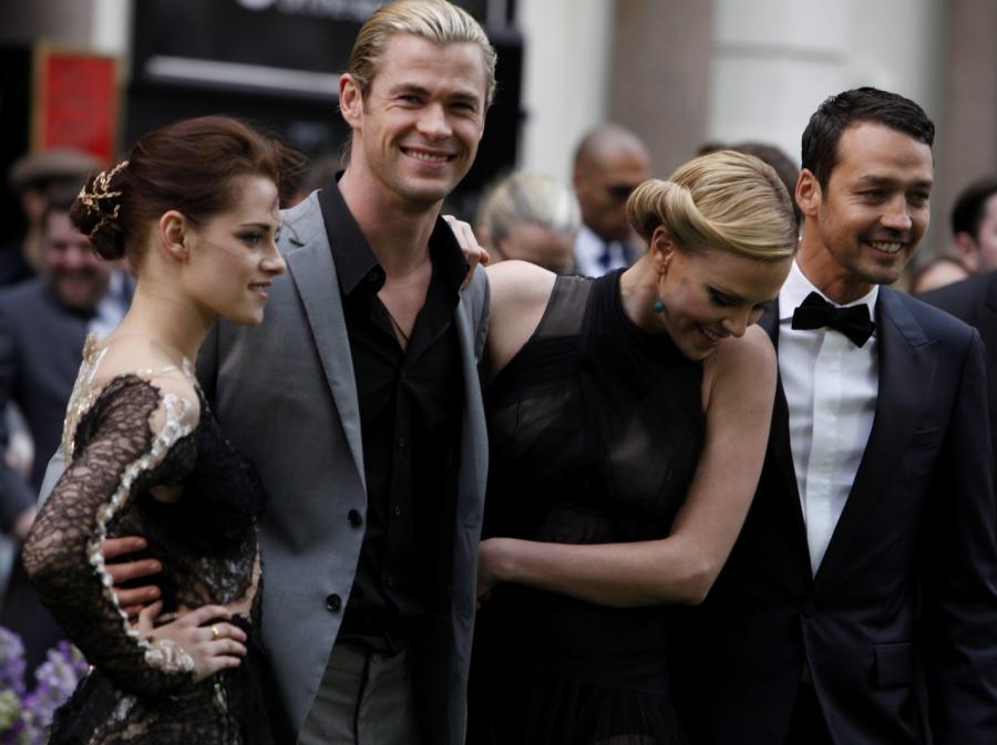 Kristen Stewart, Chris Hemsworth i Charlize Theron