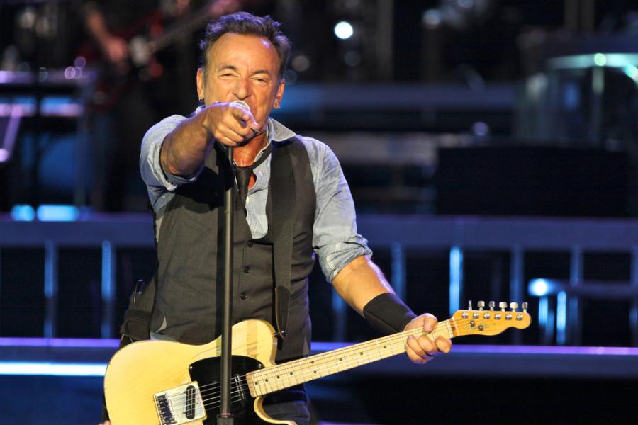 4. Bruce Springsteen – "Because The Night" (jako pierwsze nagrane przez Patti Smith)