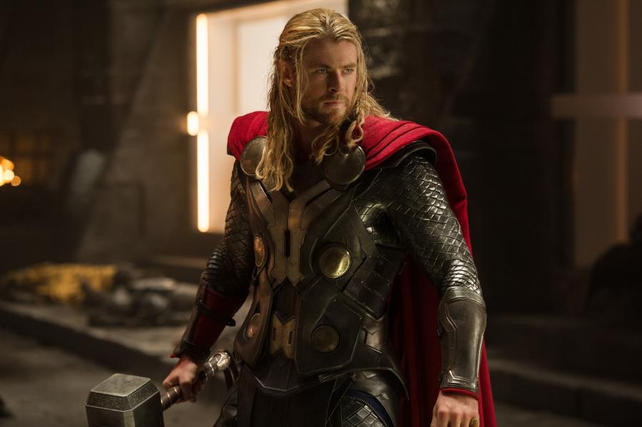 Chris Hemsworth w filmie "Thor: Mroczny świat"