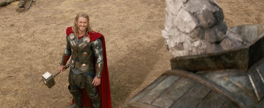 Chris Hemsworth w filmie "Thor: Mroczny świat"