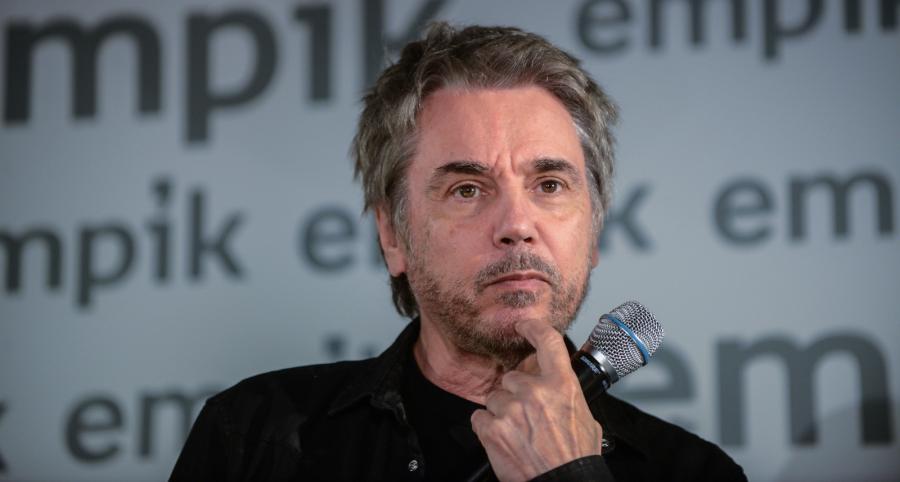 Francuski kompozytor muzyki elektronicznej Jean-Michel Jarre podczas spotkania z fanami w jednym z warszawskich Empików