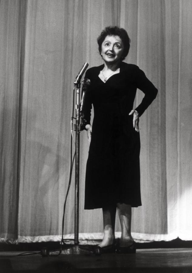 Wzloty i upadki małego wróbelka. Edith Piaf w 100 ...