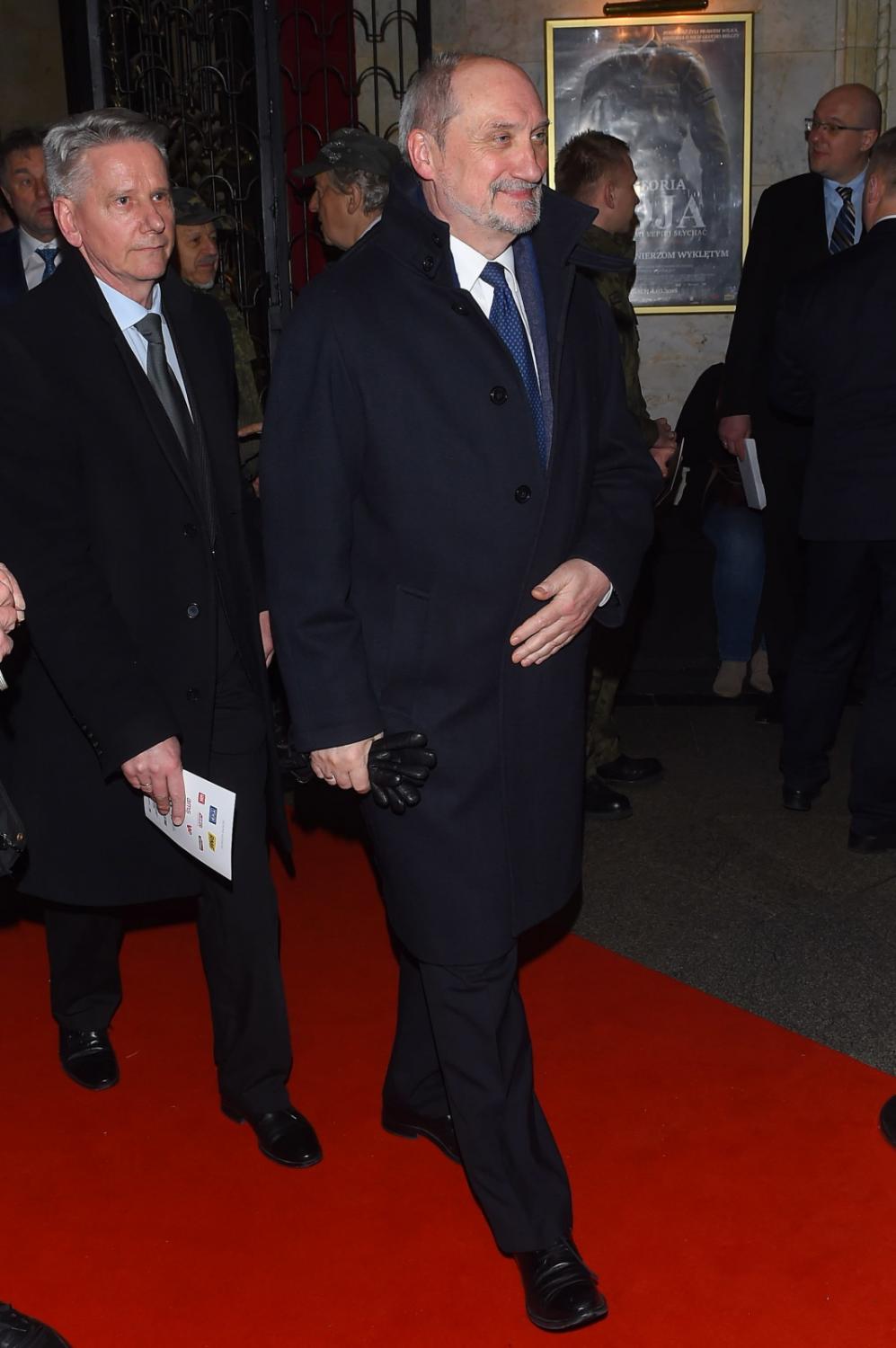 Minister obrony Antoni Macierewicz, podczas premiery filmu Jerzego Zalewskiego "Historia Roja"