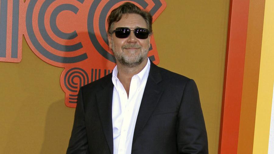 Russell Crowe na premierze filmu "Nice Guys. Równi goście"