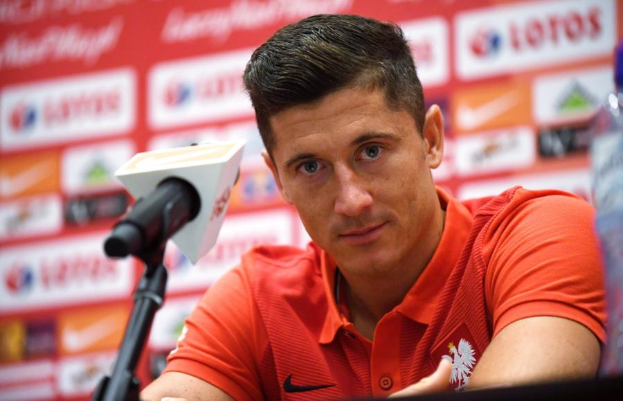 Robert Lewandowski W Polsce Często Popada Się Ze Skrajności W