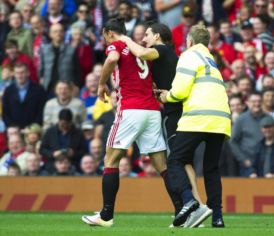 Ibrahimovic "zaatakowany" podczas meczu przez swojego... sobowtóra
