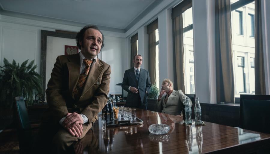Arkadiusz Jakubik i Wojciech Mecwaldowski w filmie "Sztuka kochania. Historia Michaliny Wisłockiej" fot. Jarosław Sosiński/Watchout Productions
